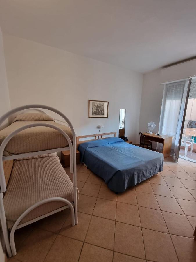 Hotel Riz Финале Лигуре Екстериор снимка