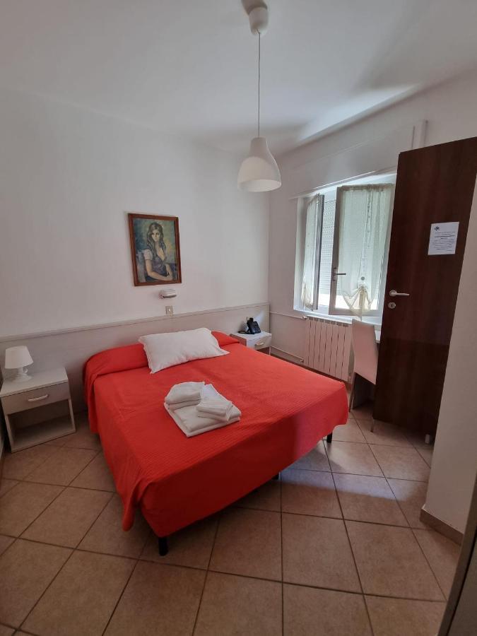Hotel Riz Финале Лигуре Екстериор снимка