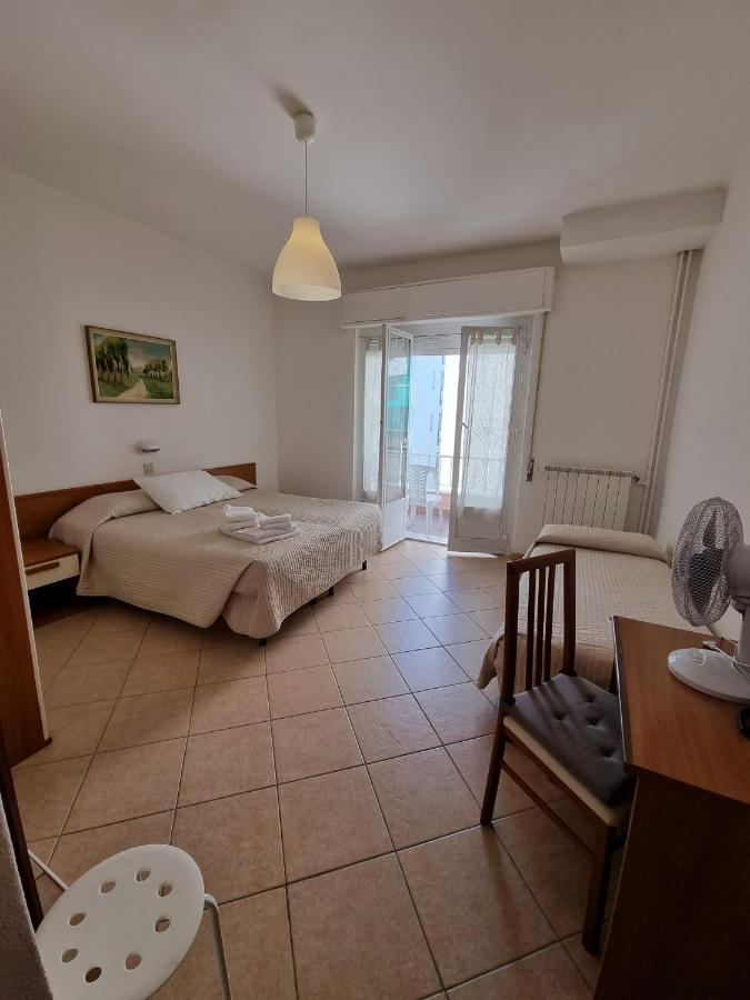 Hotel Riz Финале Лигуре Екстериор снимка
