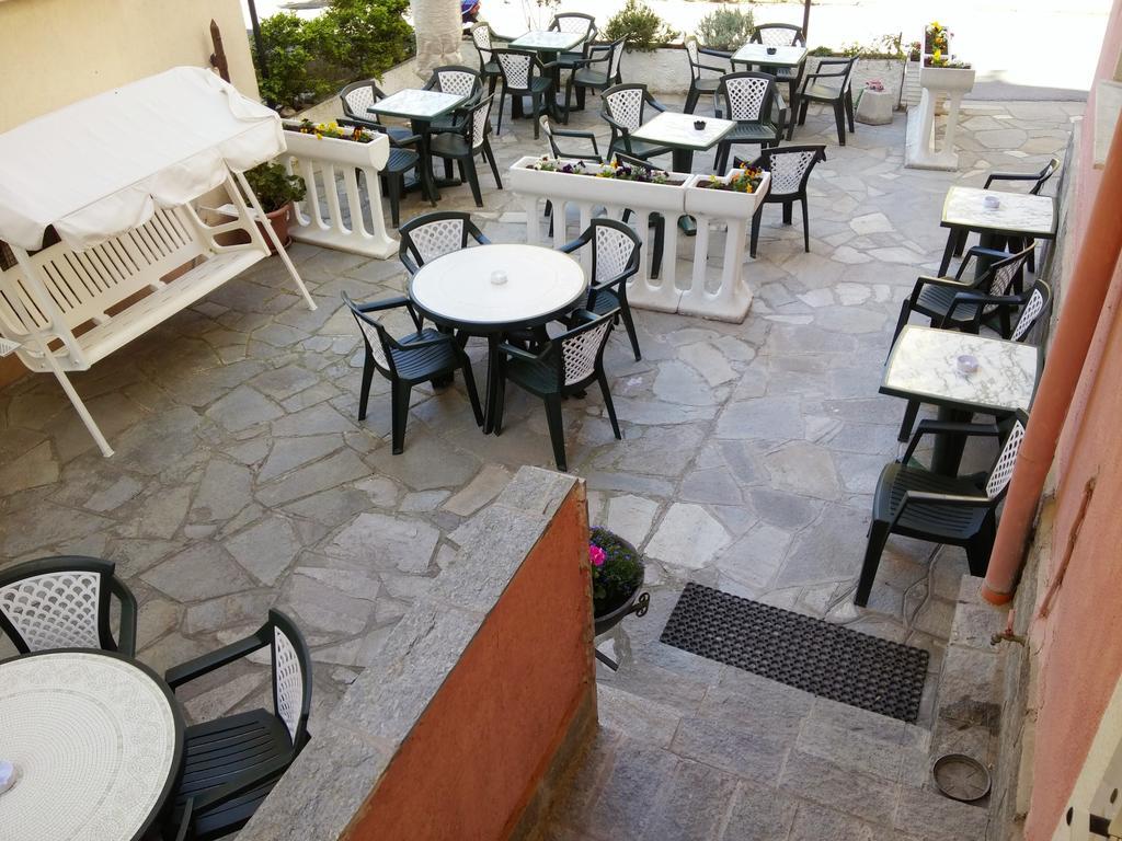 Hotel Riz Финале Лигуре Екстериор снимка